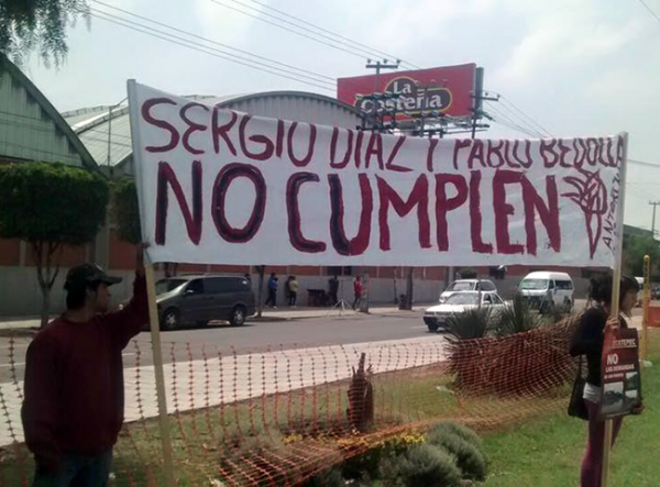 Antorchistas de Ecatepec exigen cumplimiento a demandas.