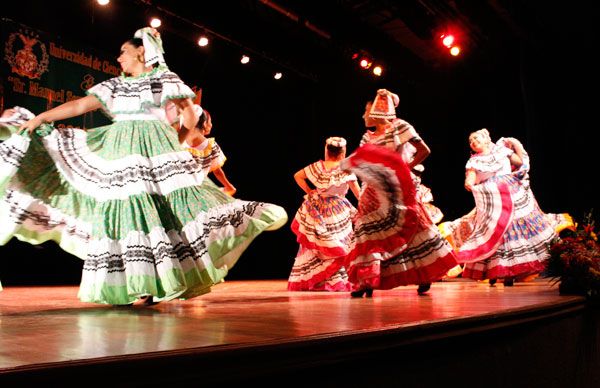 Inician talleres culturales y artísticos en la UCAP