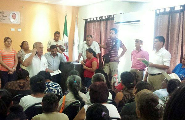 Antorchistas se reúnen con alcalde de Jaumave