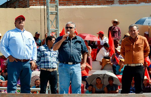 Preside Dirigente antorchista de la regional Norte Inauguración de obras en AmatitÃ¢n