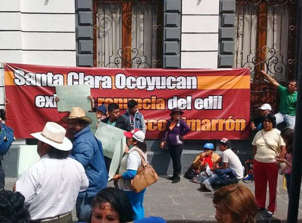 Santa Clara Ocoyucan exige la renuncia del edil Francisco Simarrón