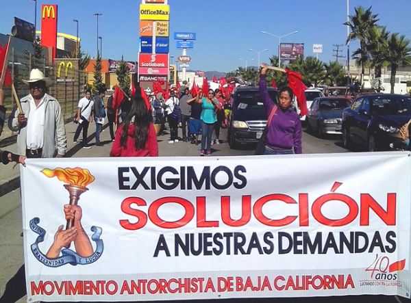 Marchan por una vida más digna en Baja California