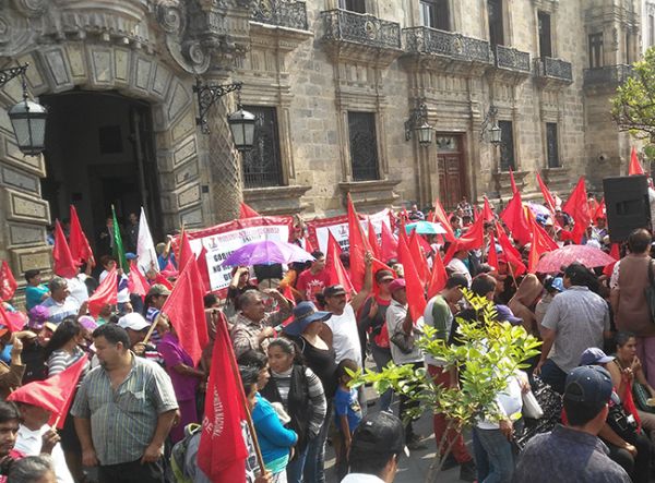 Cuarta marcha en Jalisco para respaldar Plantón indefinido