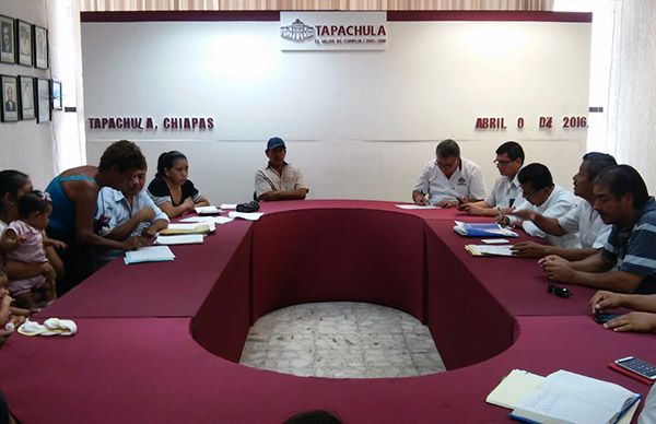 Autoridades pretenden desalojar a familias Antorchistas