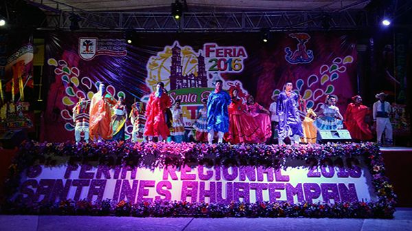 Impacta desfile de carnaval en Feria Ahuatempan 2016
