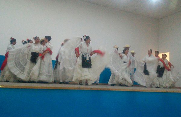 Acopinalco del Peñón, ganador del V Concurso Estatal de Danza 