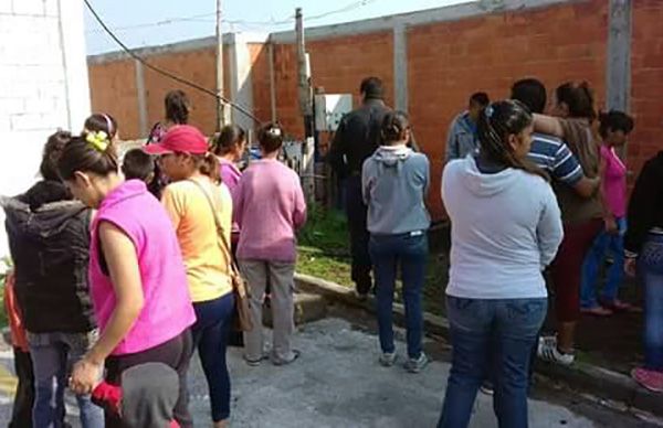 Padres de familia exigen a ODAPAS instalación de toma de agua en escuela de Tecámac