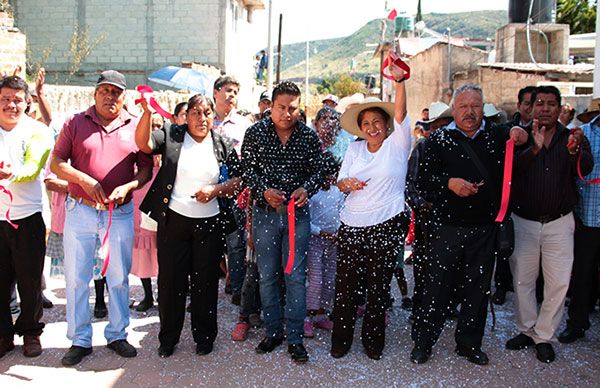   Inaugura calles el edil de Ocoyucan