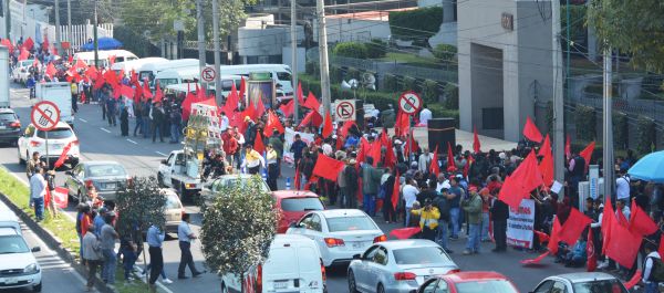 Protestan contra la falta de liberación de recursos