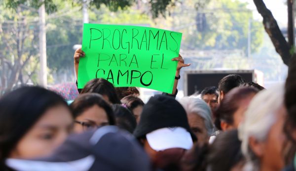 Protestan campesinos en Sagarpa