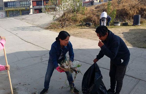  Realizan labores comunitarias alumnos de preparatoria 