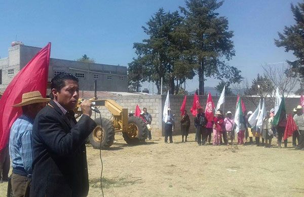 En Villa Victoria dan banderazo a construcción de un auditorio