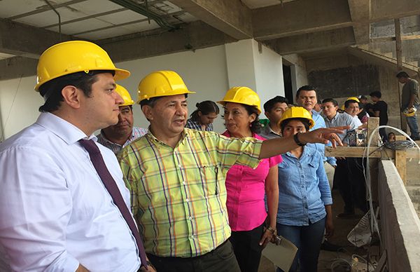 Antorcha supervisa construcción del complejo deportivo y cultural en Xalapa
