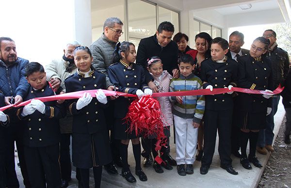 Más escuelas siguen beneficiándose con infraestructura