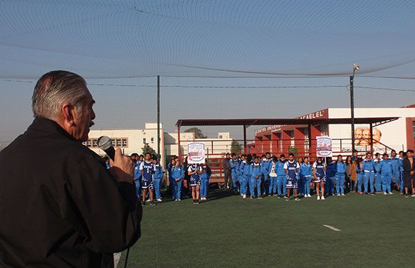 Abanderan a deportistas de Chimalhuacán que participarán en la Espartaqueada Deportiva Nacional y en la Universiada 2018