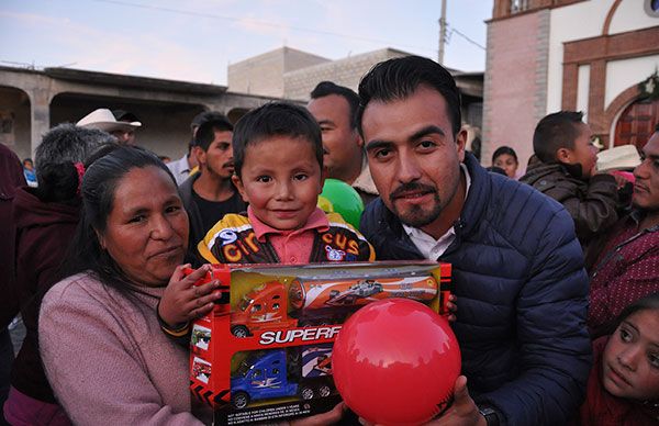 Festejan a más de 12 mil niños en Villa del Carbón
