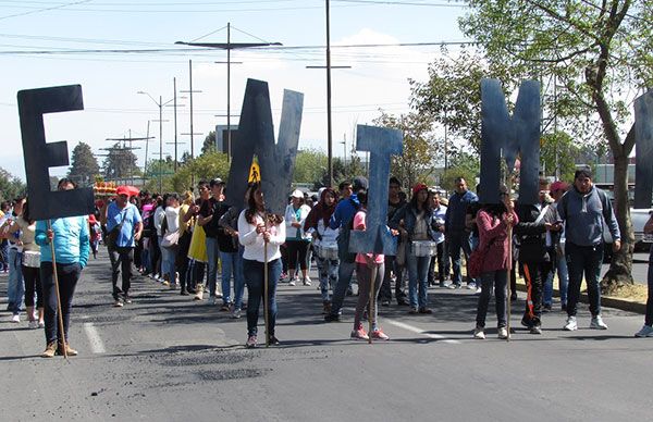  Por incumplimiento de la Secretaría de Educación se manifestaron ENIMA y CUT en Toluca