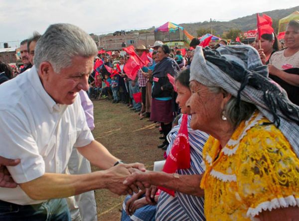 Luchando siempre de la mano...