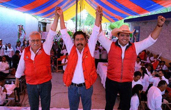 Cierra Juan Luna campaña con el apoyo de Atexcal
