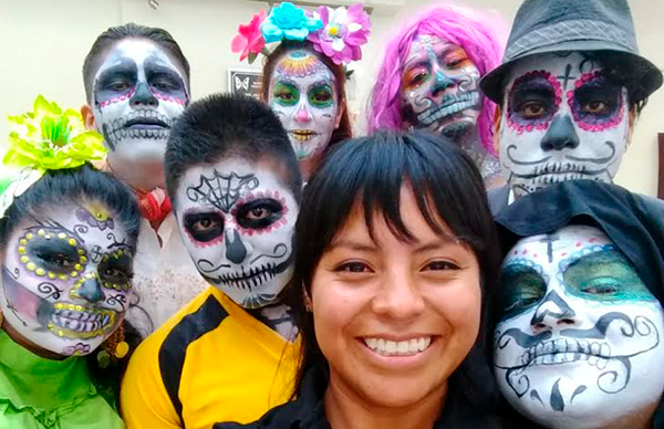 Imparte la Macuilxóchitl clases de maquillaje artístico