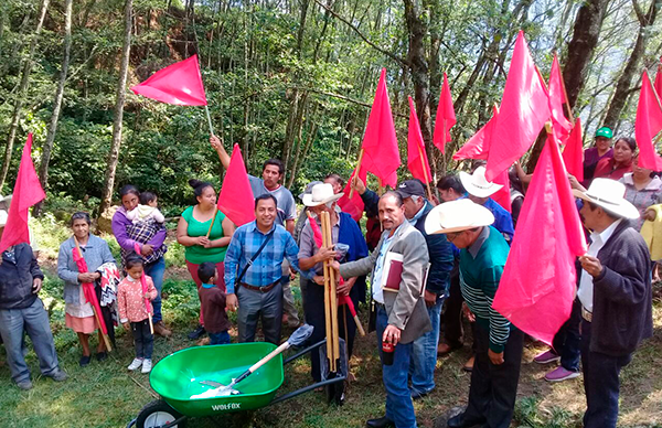 Logra Antorcha herramientas para campesinos