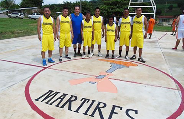 Inauguran cancha de usos múltiples en Z.Mena
