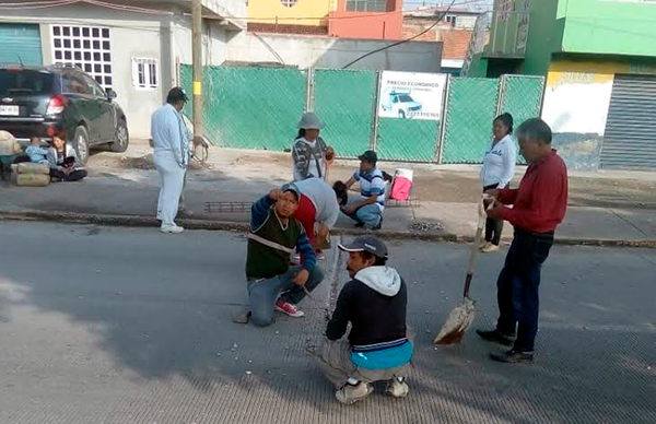 Se organizan padres de familia para poner reductores de velocidad