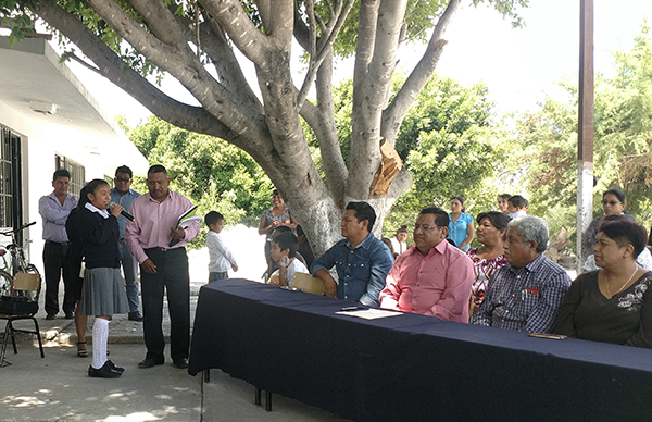 Agradecen construcción de comedor niños de Ahuatempan