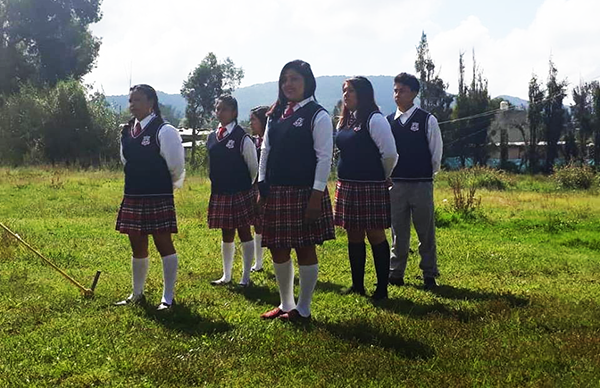 Con acto cívico escuela antorchista de Tenancingo celebró 208 años de la Independencia de México