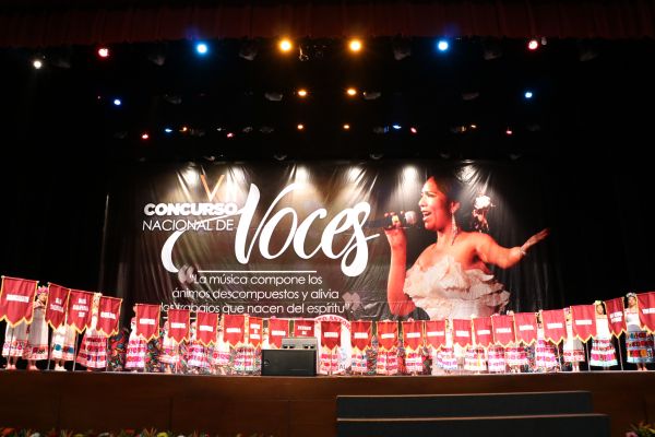 Impactante el acto político cultural con el que Antorcha inauguró el VII Concurso Nacional de Voces