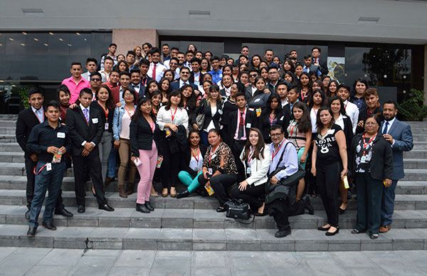 Estudiantes del CUT Chimalhuacán visitan la Cámara de Diputados