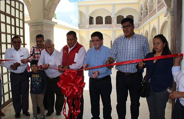 Inauguran tercera etapa de remodelación del Palacio Municipal en Ahuatempan
