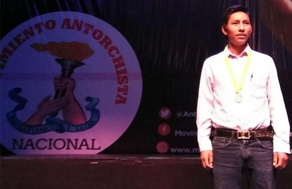 Duranguense obtiene medalla de oro en Concurso Nacional de Declamación