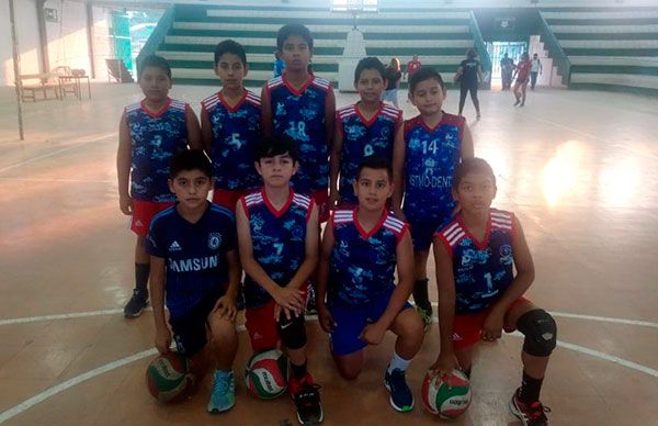 Niños deportistas se preparan para Torneo Nacional de Voleibol