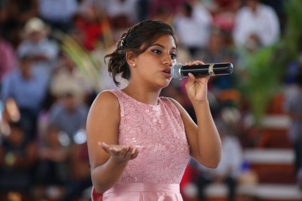 AMLO incumple sus promesas: estudiante de Tecomatlán 