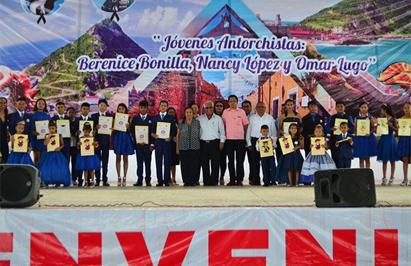  Los jóvenes deben liderar al pueblo pobre: Eleusis Córdova