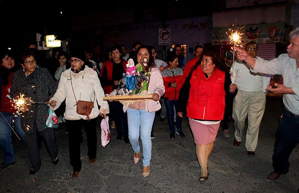 Conviven ixtapaluquenses en torno a posada navideña