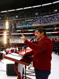 Discurso del 45 aniversario del Movimiento Antorchista en el Estadio Azteca