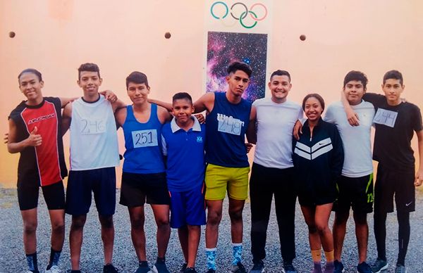 Estudiantes de la UAGro listos para Espartaqueada Deportiva