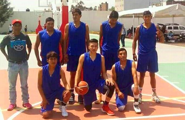 Jugadores purépechas representarán en basquetbol a michoacanos en XX Espartaqueada Deportiva Nacional