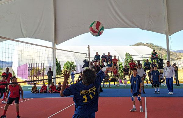 Atletismo y voleibol posicionan a Michoacán en la Espartaqueada Deportiva