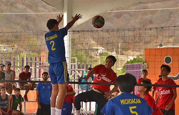 Ganan primeros lugares deportistas michoacanos en la Espartaqueada Deportiva