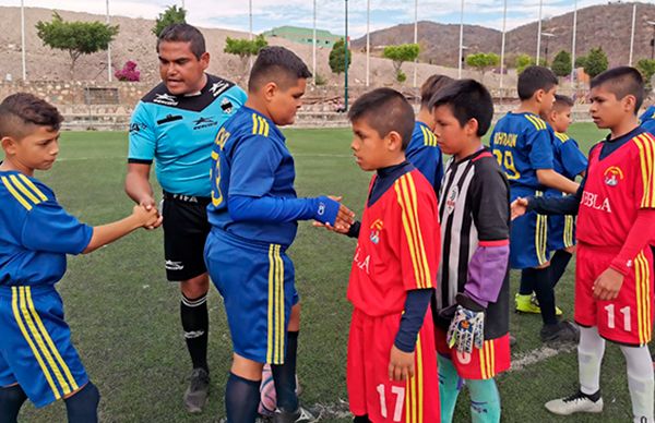Destacan futbolistas de Ahuatempan en la Espartaqueada