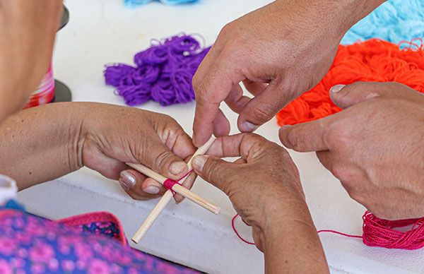Brindamos talleres artísticos a vecinos de Cabecera Municipal