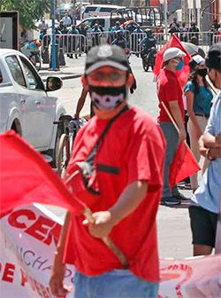 Promover la unidad de los pobres para mejorar