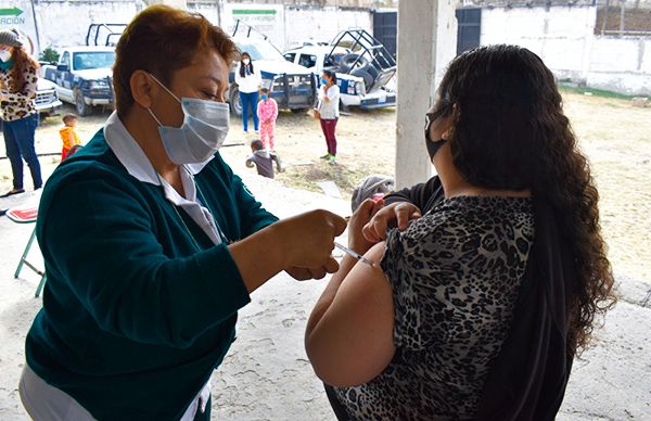 Realizan jornada de vacunación con la influenza en Ocoyucan