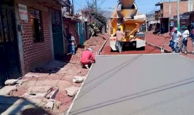 Pavimentación de calle en Hidalgo, con avance del 80%
