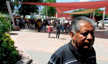 Tras 15 años promete Ayuntamiento de Saltillo regular colonia antorchista 