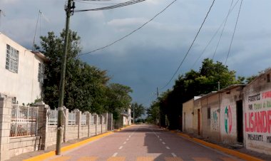 Inauguran calle adoquinada en Huajoyuca 