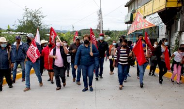 Alondra Méndez inaugura obras en cinco calles de Tepexi